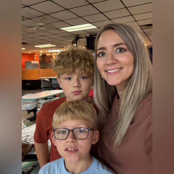 Meet your Posher, Chelsea Leigh - Picture 2 of 16